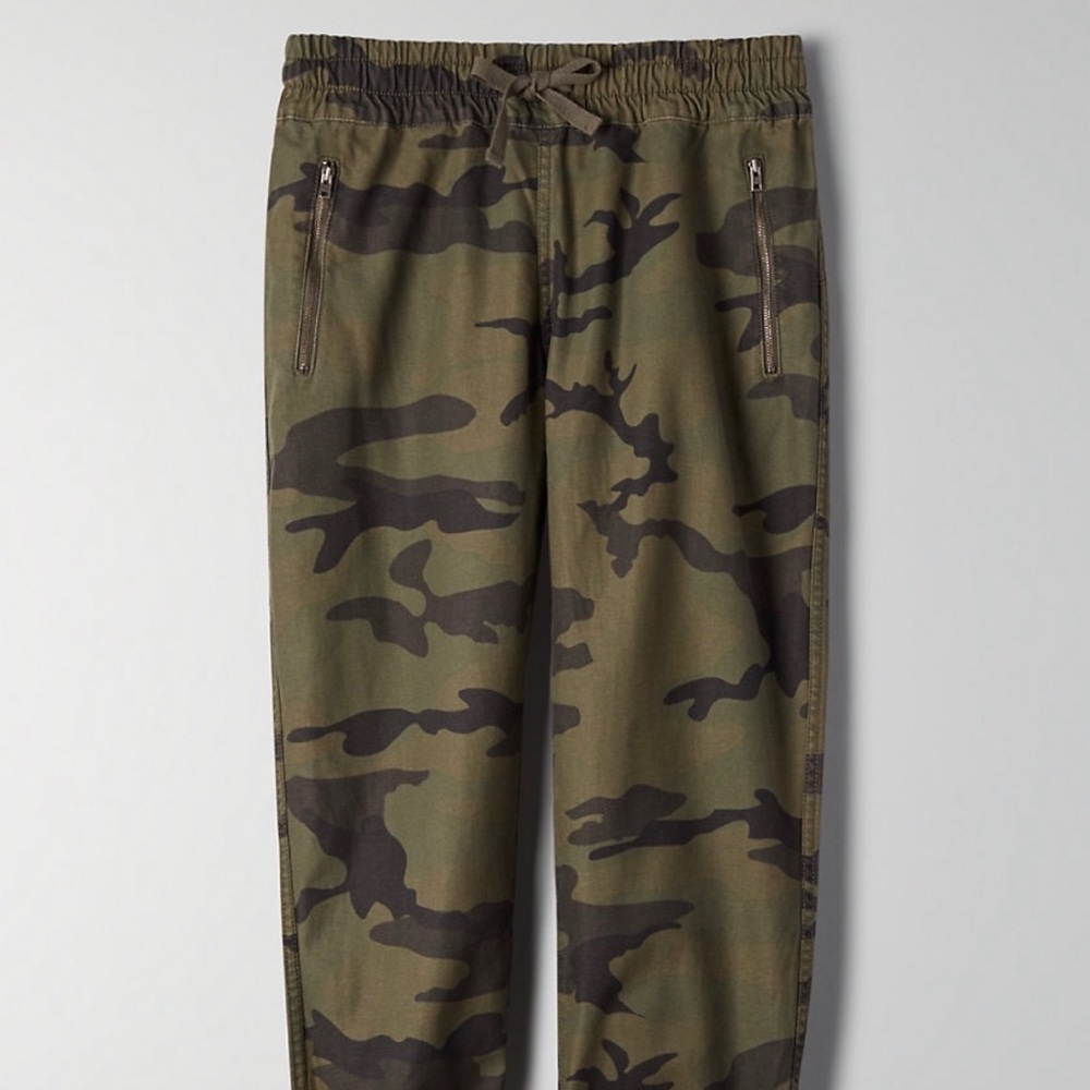 Aritzia TNA Alix Camo Pant